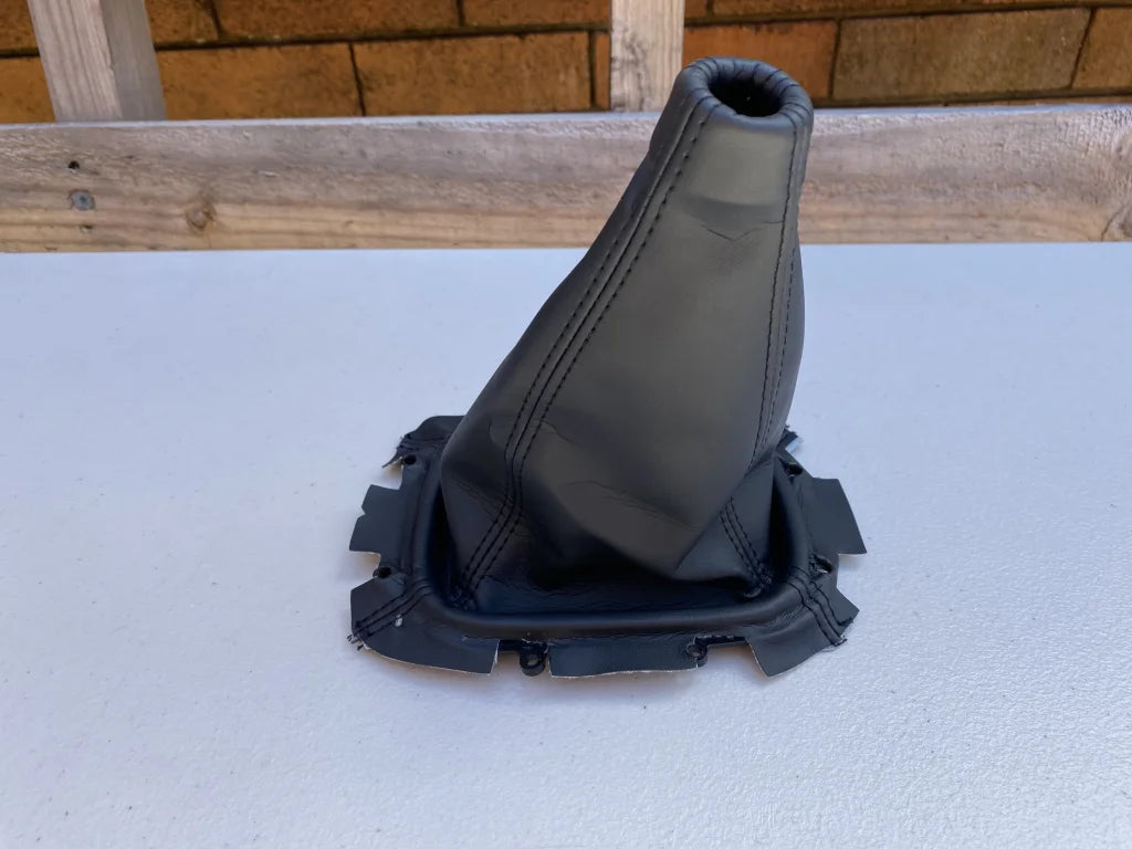 Shift Boot Black to suit Subaru 98-02 Forester / 99-01 Impreza WRX - Vega Autosports