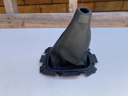 Shift Boot Black to suit Subaru 98-02 Forester / 99-01 Impreza WRX - Vega Autosports