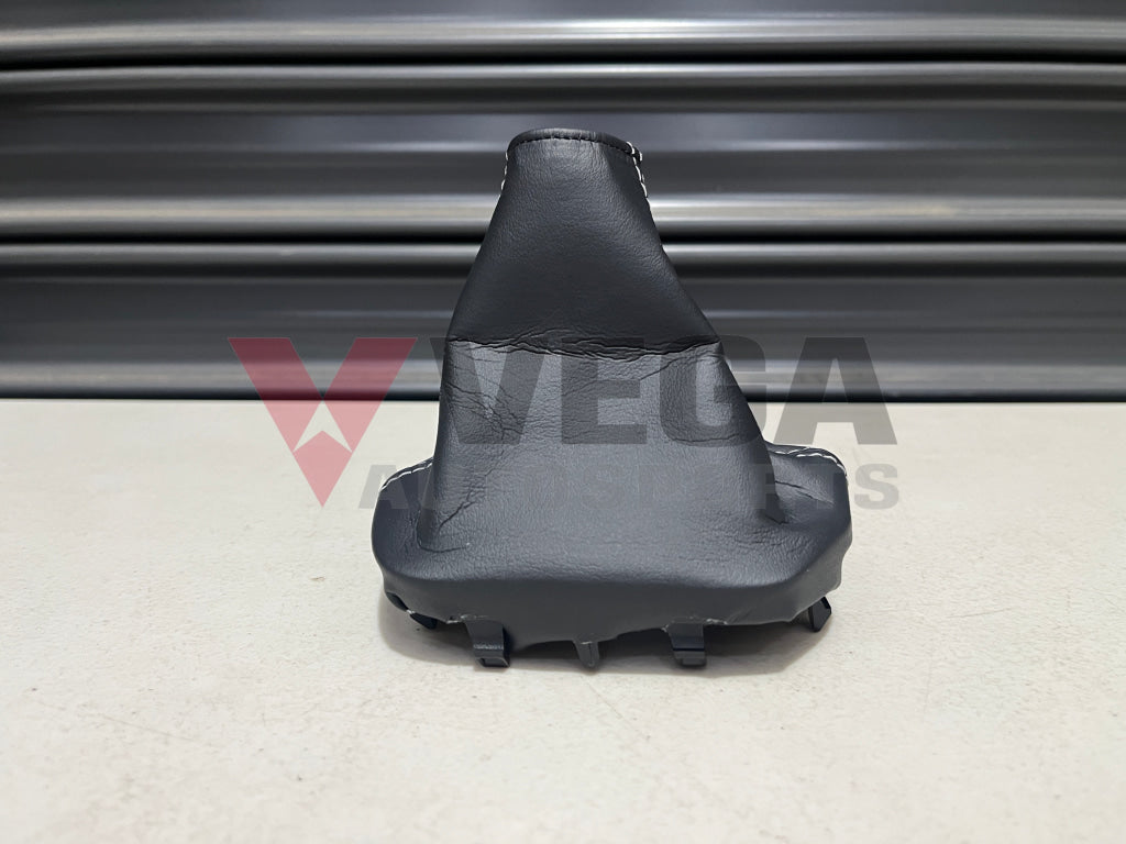 Shift Boot (Silver Stitch) To Suit Toyota Gr Yaris 2020 + / Cr Corolla 58808-12540-C1 Interior