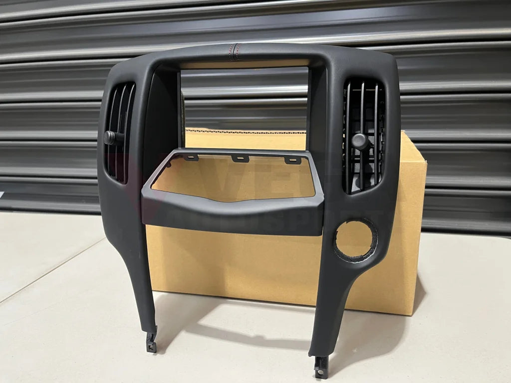 Stereo / Navigation Surround Nissan 370Z Nismo 2015 ~ Onwards 68260-6Ga2D Interior