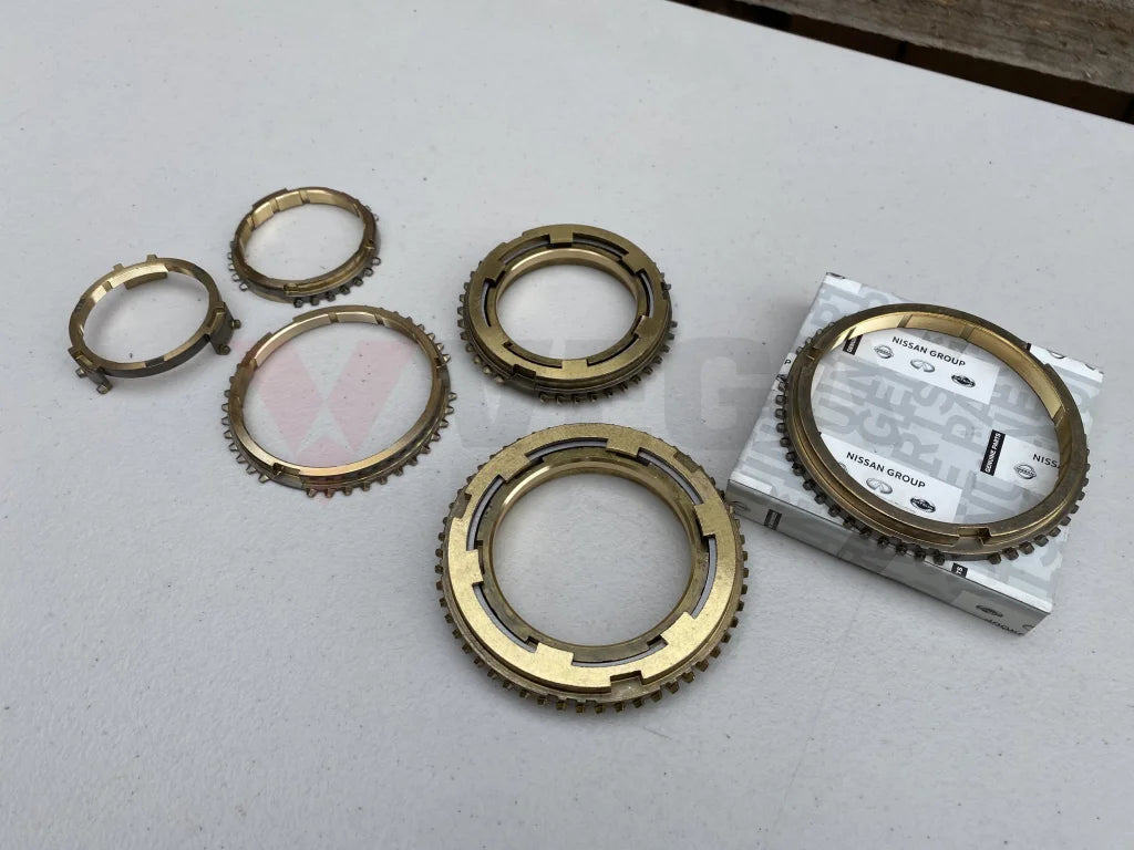Synchroniser Ring Set (1st to 5th plus Reverse) to suit Nissan Skyline R33 GTR Series 3 Gearbox - Vega Autosports