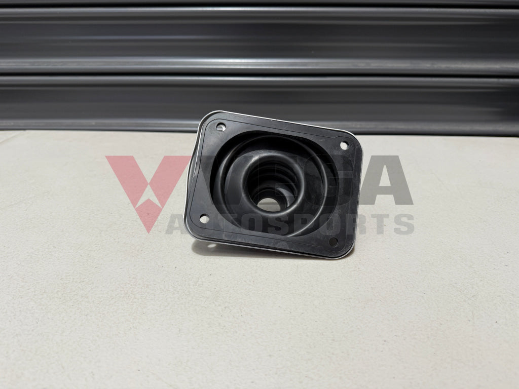 Upper Rubber Shift Boot to to suit Toyota Chaser JZX90 / JZX100 58280 22100 Gearbox and Transmission