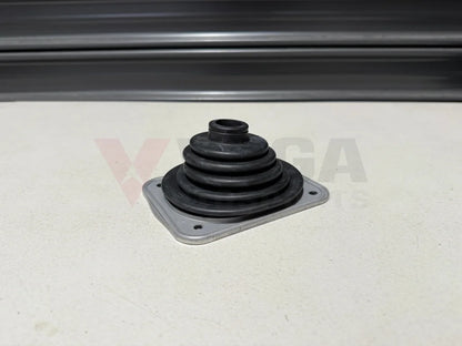Upper Rubber Shift Boot to to suit Toyota Chaser JZX90 / JZX100 58280 22100 Gearbox and Transmission