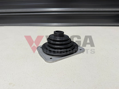 Upper Rubber Shift Boot to to suit Toyota Chaser JZX90 / JZX100 58280 22100 Gearbox and Transmission