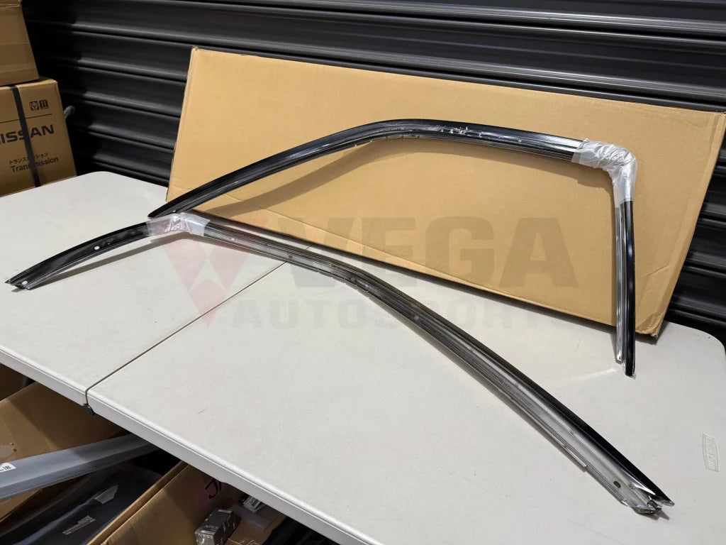 Upper Weatherstrip Retainer Moulding Set RHS & LHS to suit R32 GTR / GTS-T (All Coupe) 76871-04U00 / 76870-04U00