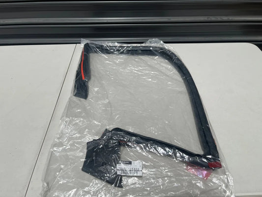 Upper Weatherstrip Seal Lhs To Suit Nissan 370Z Z34 76861-1Ea0A Body Mouldings / Seals
