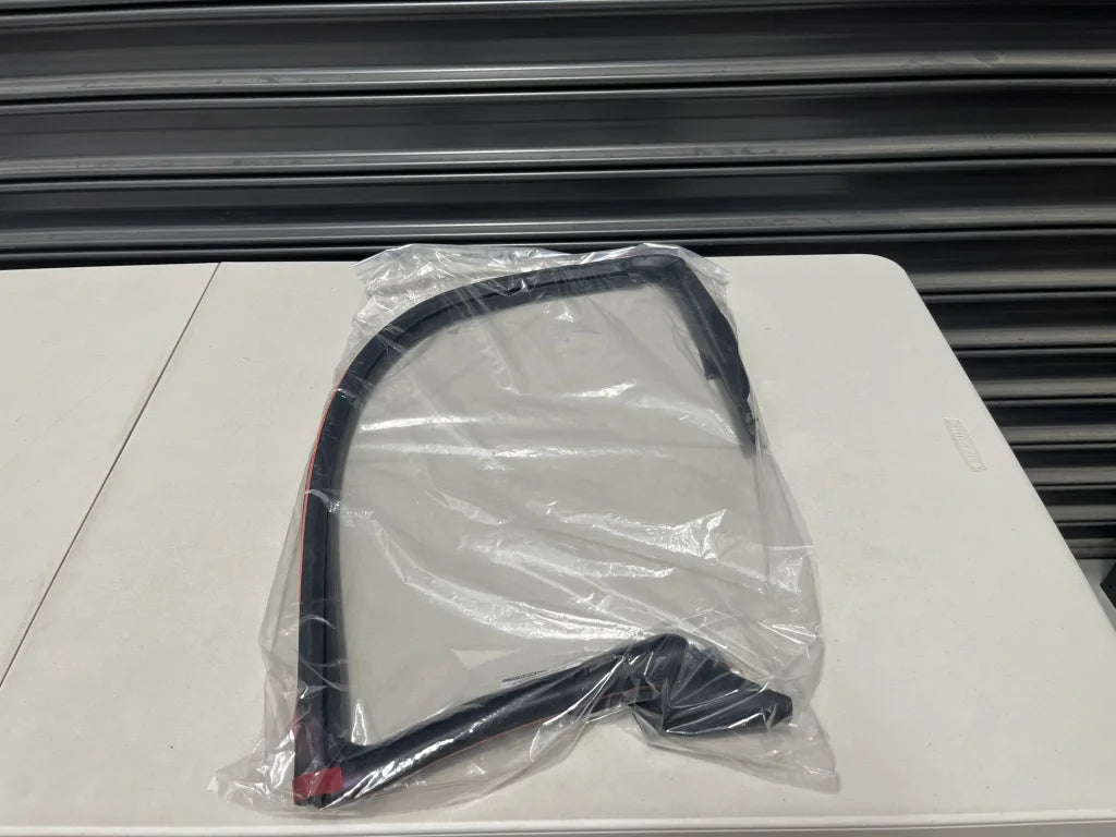 Upper Weatherstrip Seal Rhs To Suit Nissan 370Z Z34 76860-1Ea0A Body Mouldings / Seals