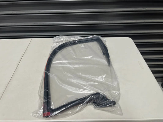 Upper Weatherstrip Seal Rhs To Suit Nissan 370Z Z34 76860-1Ea0A Body Mouldings / Seals
