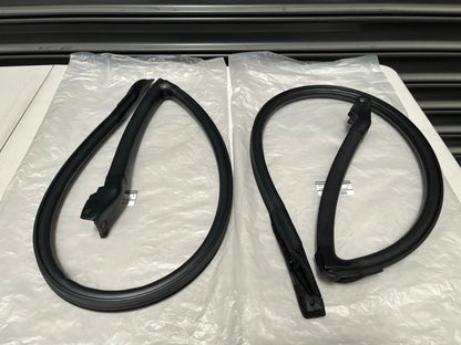 Upper Weatherstrip Set Rhs & Lhs To Suit Nissan Silvia S13 / 180Sx Models Exterior