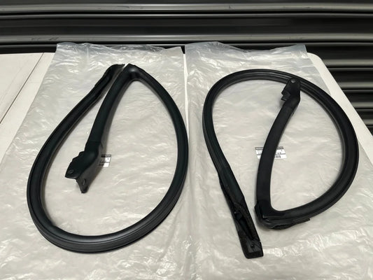 Upper Weatherstrip Set Rhs & Lhs To Suit Nissan Silvia S13 / 180Sx Models Exterior