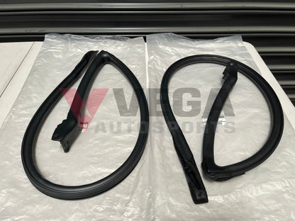 Upper Weatherstrip Set Rhs & Lhs To Suit Nissan Silvia S13 / 180Sx Models Exterior