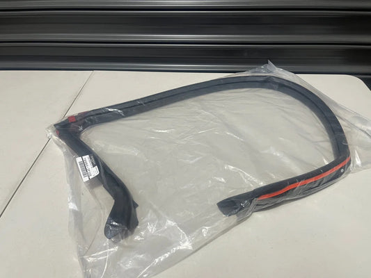 Upper Window Weatherstrip Rhs To Suit Nissan R35 Gtr 76860-Jf00A Body Mouldings / Seals