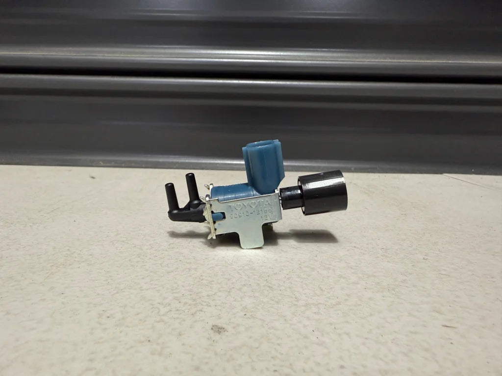 Vacuum Solenoid Valve to suit Toyota Landcruiser 70 78 79 80 100 105 Series HZJ 1HZ HDJ 1HD 90910-12155 Engine
