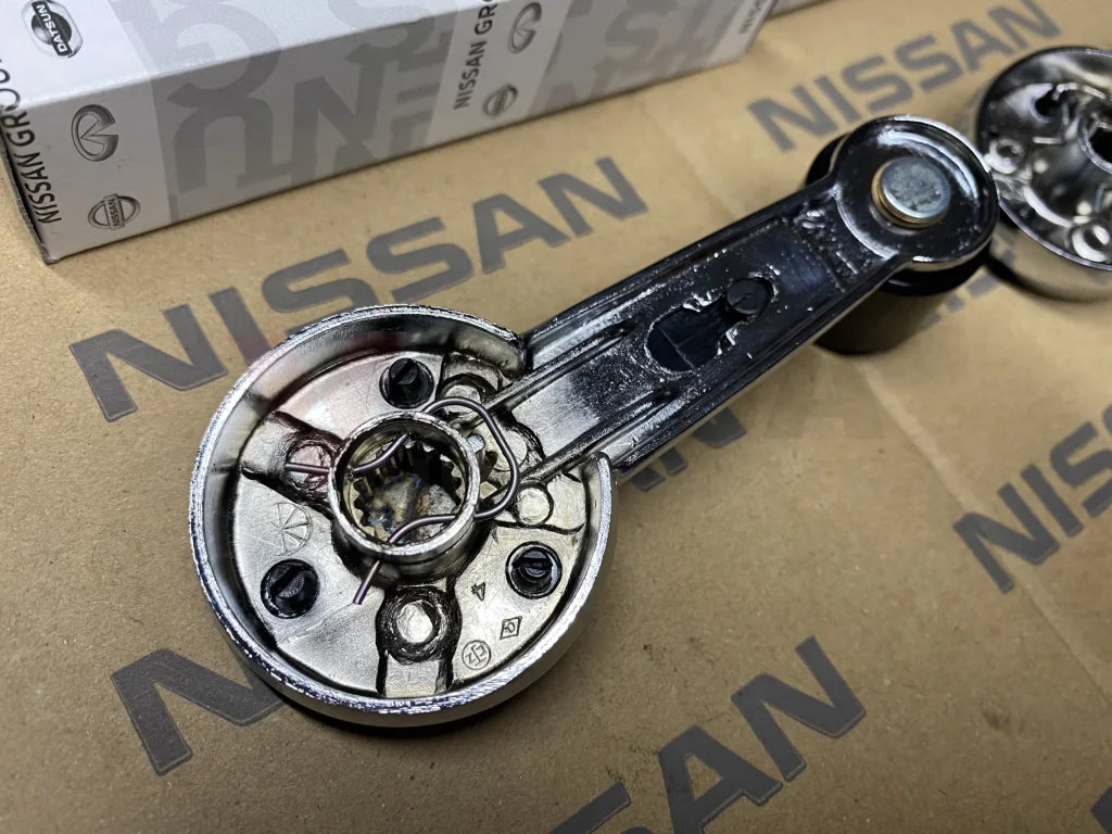 Window Regulator Handle Set (2-piece) to suit Nissan Fairlady 240Z, 260Z, 280Z 1970 - 1978 / Datsun 510 1968-73 - Vega Autosports
